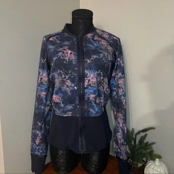 Lululemon If You're Lucky Jacket size 10 - Picture 1 of 6